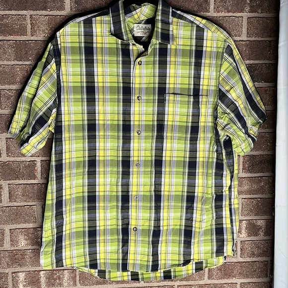 Cabela’s short sleeve plaid men’s button down size XL - Picture 1 of 8